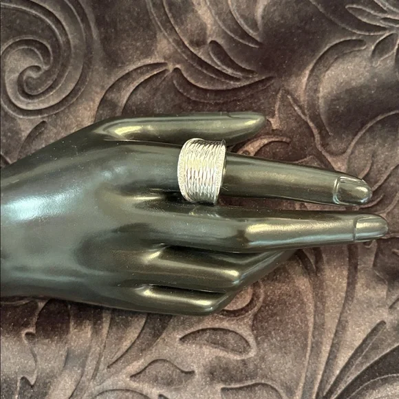 Silpada Textured Silver CZ Ring with Box Sz 8 - Picture 3 of 11